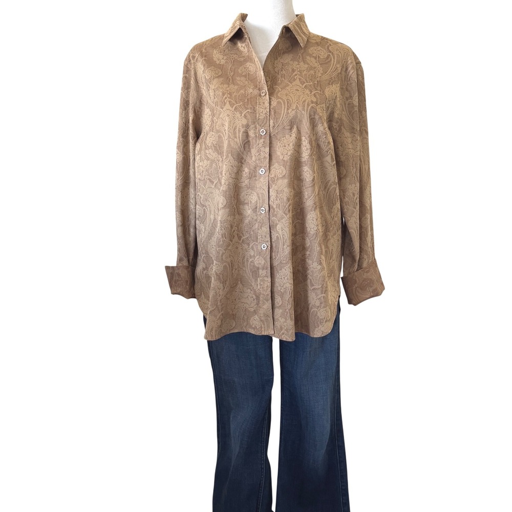 Chico's No Iron Chic Stretch Floral‎ Damask Shirt Tan - Picture 4 of 14